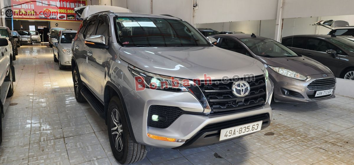 Toyota Fortuner 2.4G 4x2 AT 2021