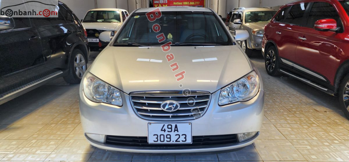 Hyundai Elantra 1.6 AT